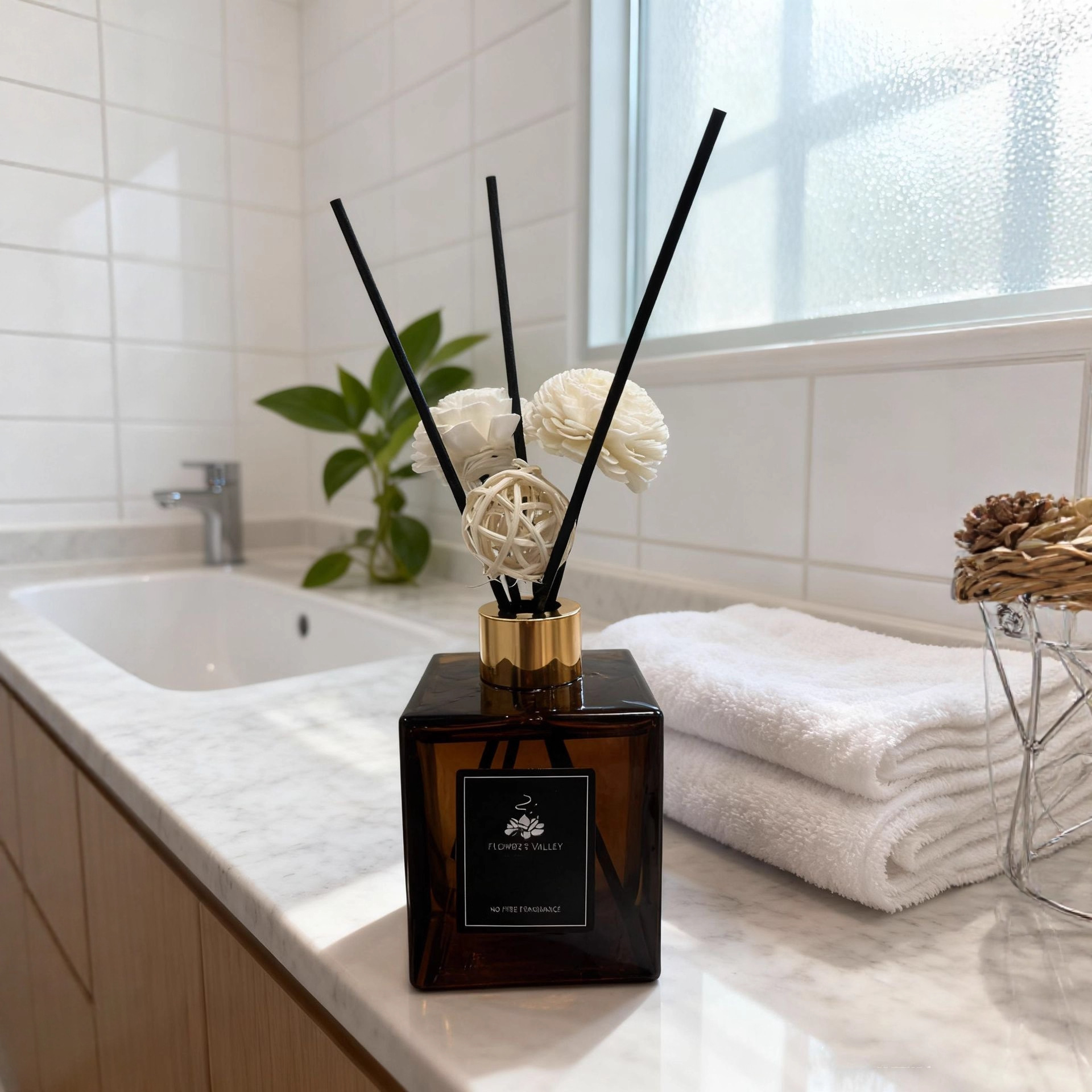 Flameless Essential Oil Diffuser | Bathroom Odor Eliminator | Dried Flower Air Freshener | Long-Lasting Bedroom Fragrance