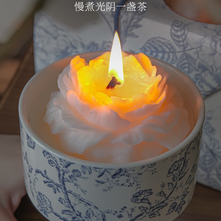 Camellia Scented Candle Gift Box | Birthday Gift for Her | Boutique Bedroom Candle | Blue-and-White Porcelain Packaging