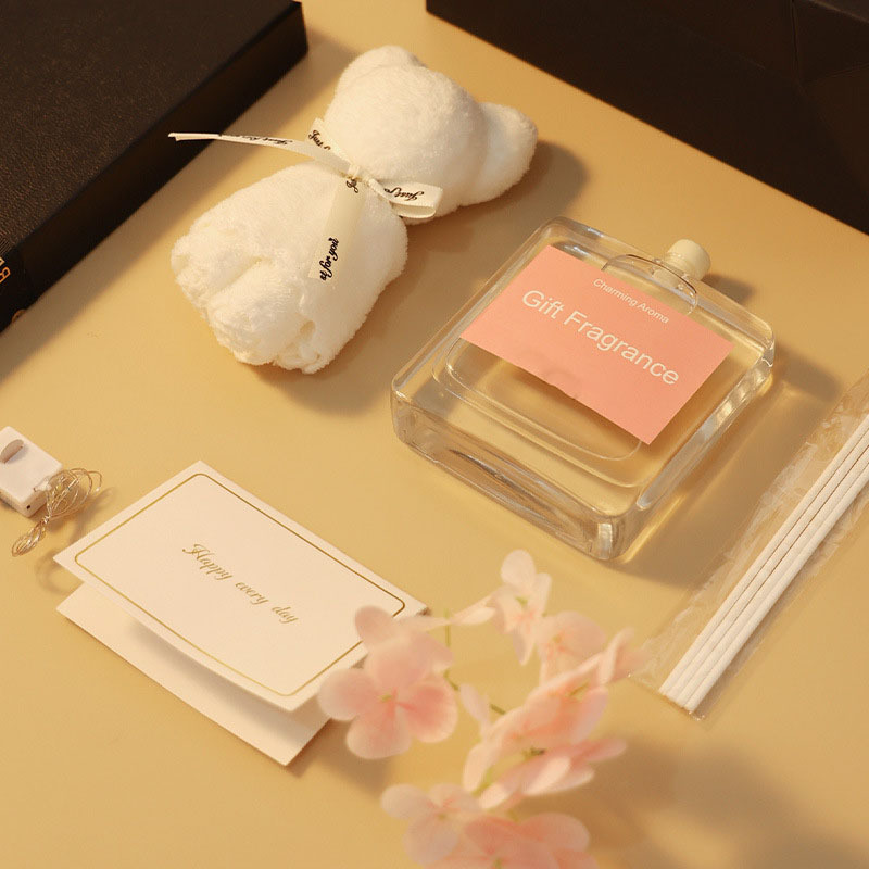 Flameless Reed Diffuser Bouquet Gift Set | Bedroom Decor & Birthday Gift for Her