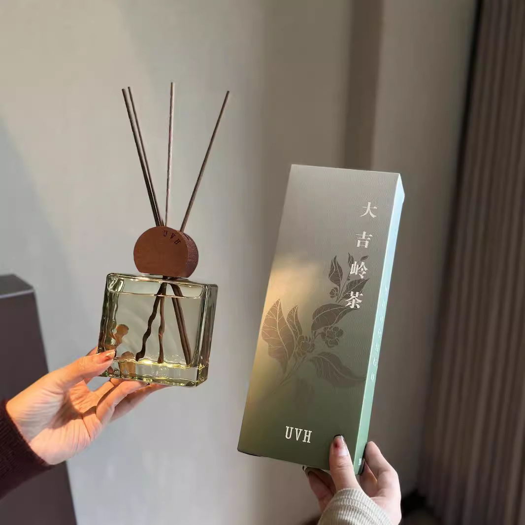 Flameless Home Diffuser | Bathroom & Toilet Deodorizer | Hotel Air Freshener | Long-Lasting Scent