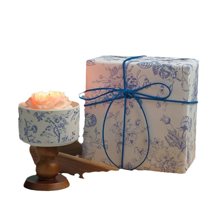 Camellia Scented Candle Gift Box | Birthday Gift for Her | Boutique Bedroom Candle | Blue-and-White Porcelain Packaging